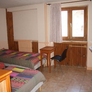 Suite à 2 Chambres à Coucher